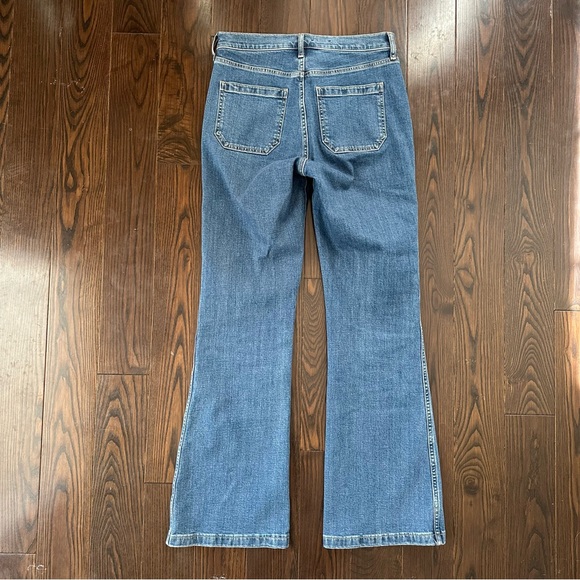 GAP Flare High Rise Blue Denim Jeans with Two Front Pockets -Medium Wash Size 29 - Picture 14 of 16